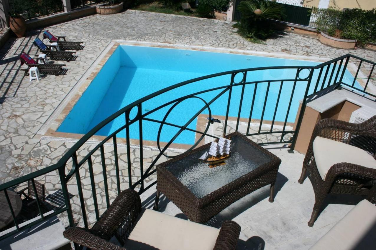 Durrell Corfu Strawberry-Pink Villa ペラマ エクステリア 写真